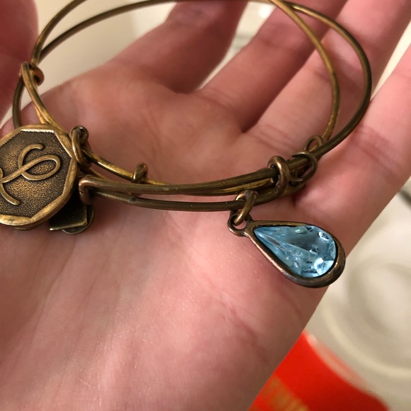 Alex and Ani ‘L’ and stone bracelet - Picture 3 of 4